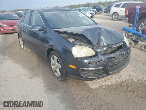 ✅ 2009 Volkswagen Jetta SE • VIN: 3VWRM71K59M130271 • Lot: 85937145. Listed on Copart with 248,853 mi. Free auction sales archive from the USA and detailed vehicle history report at DreamBid. Image 4.