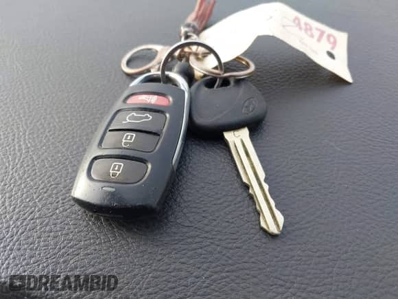 2012 Hyundai Veracruz Limited с VIN KM8NU4CC9CU204943, выставлен на аукционе IAAI как лот 41395791 с пробегом 137 766 миль миль и . История ставок и продаж доступна на DreamBid. Изображение 11.