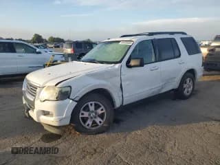 ✅ 2010 Ford Explorer XLT • VIN: 1FMEU7D87AUA09772 • Lot: 84935835. Wystawiony na Copart z przebiegiem 68 663 mil. Bezpłatny archiwum sprzedaży aukcyjnych z USA i szczegółowy raport historii pojazdu na DreamBid. Zdjęcie 1.