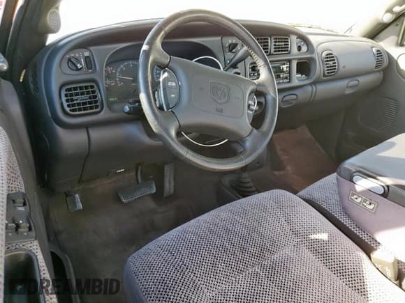 ✅ 2000 Dodge 1500 • VIN: 1B7HF16Z0YS626385 • Lot: 92546255. Listed on Copart with 74,990 mi. Free auction sales archive from the USA and detailed vehicle history report at DreamBid. Image 8.