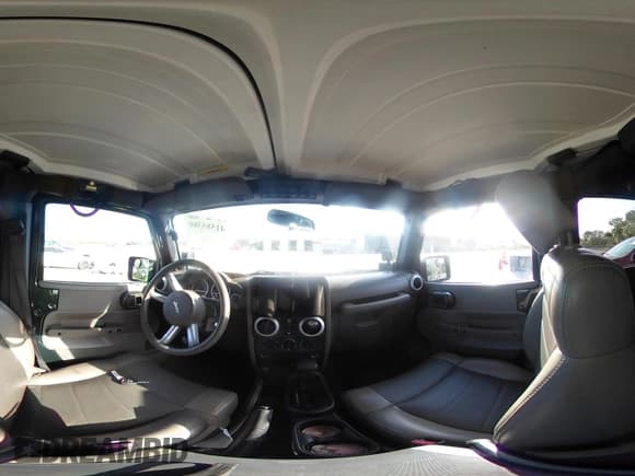 ✅ 2010 Jeep Wrangler Unlimited Sahara • VIN: 1J4BA5H13AL174834 • Lot: 41585380. Wystawiony na IAAI z przebiegiem 111 280 mil. Bezpłatny archiwum sprzedaży aukcyjnych z USA i szczegółowy raport historii pojazdu na DreamBid. Zdjęcie 18.