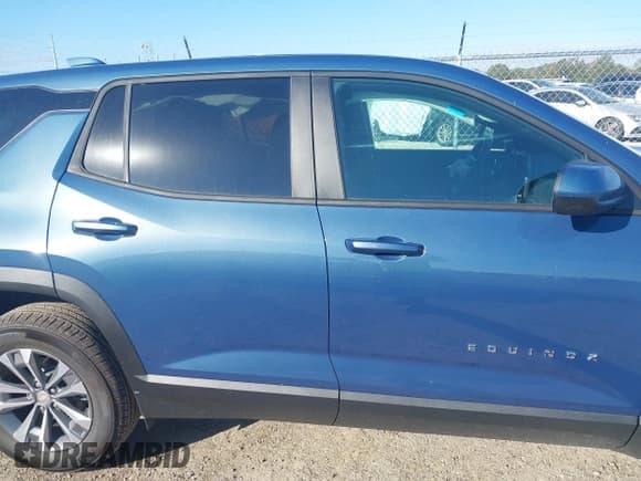 ✅ 2026 Chevrolet Equinox AWD LT • VIN: 3GNAXPEG2TL243810 • Lot: 43593826. Wystawiony na IAAI z przebiegiem 796 mil. Bezpłatny archiwum sprzedaży aukcyjnych z USA i szczegółowy raport historii pojazdu na DreamBid. Zdjęcie 13.