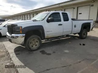 ✅ 2007 Chevrolet Silverado 2500HD Work Truck • VIN: 1GCHK29K77E554985 • Lot: 86100185. Wystawiony na Copart z przebiegiem 314 569 mil. Bezpłatny archiwum sprzedaży aukcyjnych z USA i szczegółowy raport historii pojazdu na DreamBid. Zdjęcie 1.