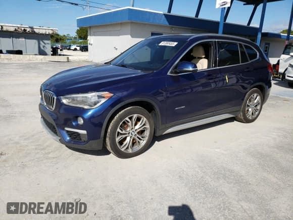 ✅ 2016 BMW X1 xDrive28i • VIN: WBXHT3C37GP885948 • Лот: 91380455. Опубликован ранее на Copart с пробегом Не указан. Бесплатный доступ к архиву аукционных продаж из США и подробный отчёт об истории автомобиля на DreamBid. Изображение 1.
