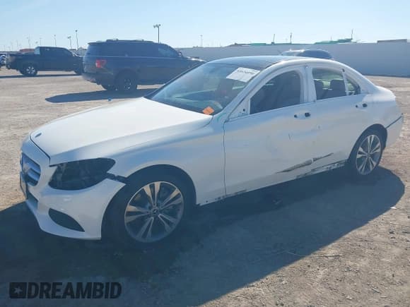 ✅ 2018 Mercedes-Benz C 300 • VIN: 55SWF4KB7JU245698 • Lot: 43634190. Listed on IAAI with 69,439 mi. Free auction sales archive from the USA and detailed vehicle history report at DreamBid. Image 18.