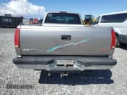 ✅ 1998 GMC Sierra 2500 • VIN: 1GTGK29R6WE541622 • Lot: 51339455. Wystawiony na Copart z przebiegiem 266 153 mil. Bezpłatny archiwum sprzedaży aukcyjnych z USA i szczegółowy raport historii pojazdu na DreamBid. Zdjęcie 6.