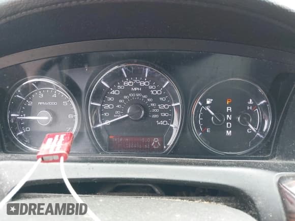 ✅ 2012 Lincoln MKS • VIN: 1LNHL9DR5CG802672 • Lot: 42916085. Wystawiony na IAAI z przebiegiem 188 496 mil. Bezpłatny archiwum sprzedaży aukcyjnych z USA i szczegółowy raport historii pojazdu na DreamBid. Zdjęcie 7.