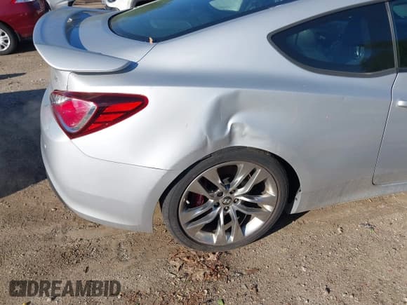 ✅ 2015 Hyundai Genesis Coupe R-Spec • VIN: KMHHU6KJ3FU126396 • Lot: 42117694. Listed on IAAI with 87,168 mi. Free auction sales archive from the USA and detailed vehicle history report at DreamBid. Image 18.