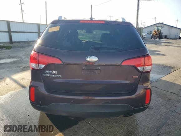 ✅ 2014 Kia Sorento LX • VIN: 5XYKTCA68EG446757 • Lot: 81235625. Wystawiony na Copart z przebiegiem 216 431 mil. Bezpłatny archiwum sprzedaży aukcyjnych z USA i szczegółowy raport historii pojazdu na DreamBid. Zdjęcie 6.