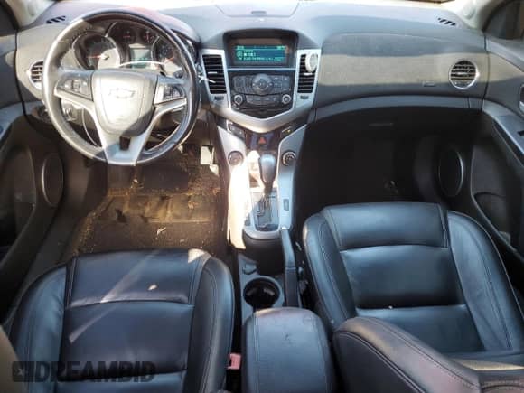 2012 Chevrolet Cruze 2LT z VIN 1G1PG5SC5C7147028, wystawiony jako Copart lot #86659275 z przebiegiem 208 050 mil mil oraz Czysty tytuł • Clean title. Historia ofert i sprzedaży dostępna na DreamBid. Obrazek 8.