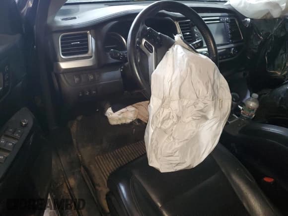 ✅ 2018 Toyota Highlander Hybrid Limited • VIN: 5TDDGRFH0JS042262 • Lot: 70936905. Listed on Copart with Not provided. Free auction sales archive from the USA and detailed vehicle history report at DreamBid. Image 8.