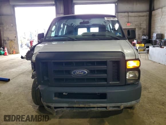 ✅ 2011 Ford Econoline Cargo Commercial • VIN: 1FTNE1EW6BDB02070 • Лот: 58601985. Опубликован ранее на Copart с пробегом 58 381 миль. Бесплатный доступ к архиву аукционных продаж из США и подробный отчёт об истории автомобиля на DreamBid. Изображение 5.