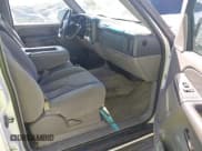 ✅ 2003 Chevrolet Suburban LS • VIN: 3GNEC16Z13G336322 • Лот: 42832488. Опубликован ранее на IAAI с пробегом 272 201 миль. Бесплатный доступ к архиву аукционных продаж из США и подробный отчёт об истории автомобиля на DreamBid. Изображение 5.