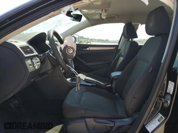 ✅ 2014 Volkswagen Passat S • VIN: 1VWAP7A31EC011318 • Lot: 56910655. Listed on Copart with 185,763 mi. Free auction sales archive from the USA and detailed vehicle history report at DreamBid. Image 7.