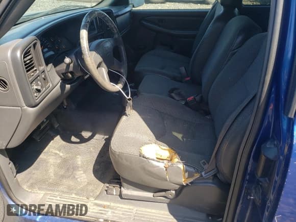 ✅ 2003 Chevrolet Silverado 1500 • VIN: 2GCEC19V431393432 • Лот: 70439904. Опубликован ранее на Copart с пробегом 326 454 миль. Бесплатный доступ к архиву аукционных продаж из США и подробный отчёт об истории автомобиля на DreamBid. Изображение 7.