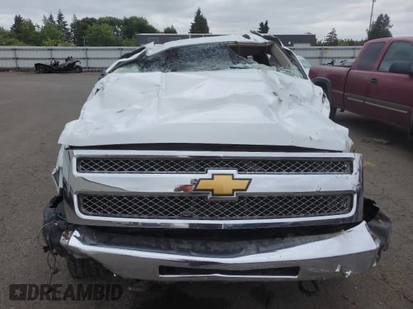 ✅ 2013 Chevrolet Silverado 1500 • VIN: 1GCNKSEA3DZ151591 • Lot: 61342625. Wystawiony na Copart z przebiegiem Nie podano. Bezpłatny archiwum sprzedaży aukcyjnych z USA i szczegółowy raport historii pojazdu na DreamBid. Zdjęcie 5.