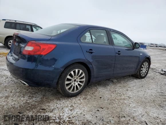 ✅ 2010 Suzuki Kizashi SE • VIN: JS2RF9A38A6100936 • Лот: 45676935. Опубликован ранее на Copart с пробегом 160 624 миль. Бесплатный доступ к архиву аукционных продаж из США и подробный отчёт об истории автомобиля на DreamBid. Изображение 3.