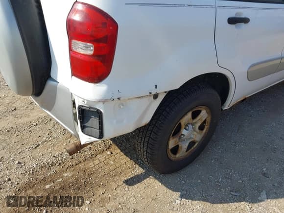 ✅ 2004 Toyota RAV4 • VIN: JTEGD20V240010539 • Lot: 43366648. Listed on IAAI with 187,608 mi. Free auction sales archive from the USA and detailed vehicle history report at DreamBid. Image 6.