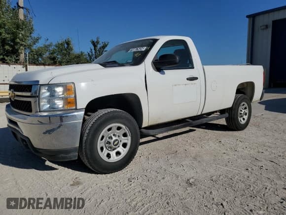 ✅ 2013 Chevrolet Silverado 2500HD Work Truck • VIN: 1GC0CVCG6DF245336 • Лот: 70867634. Опубликован ранее на Copart с пробегом 76 390 миль. Бесплатный доступ к архиву аукционных продаж из США и подробный отчёт об истории автомобиля на DreamBid. Изображение 1.