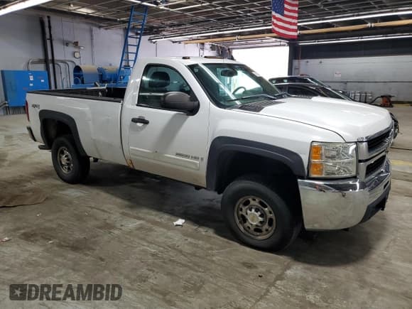 ✅ 2007 Chevrolet Silverado 2500HD 1LT • VIN: 1GCHK24K67E599620 • Lot: 67097715. Wystawiony na Copart z przebiegiem Nie podano. Bezpłatny archiwum sprzedaży aukcyjnych z USA i szczegółowy raport historii pojazdu na DreamBid. Zdjęcie 4.