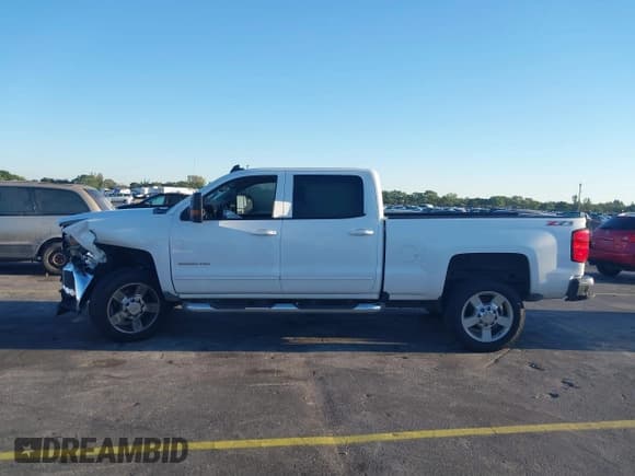 ✅ 2017 Chevrolet Silverado 2500HD LT • VIN: 1GC1KVEG8HF128707 • Lot: 41795885. Listed on IAAI with 192,048 mi. Free auction sales archive from the USA and detailed vehicle history report at DreamBid. Image 14.