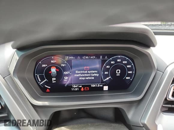 ✅ 2024 Audi Q4 e-tron Sportback Premium Plus • VIN: WA13UBFZ5RP083670 • Lot: 70319395. Wystawiony na Copart z przebiegiem 1 641 mil. Bezpłatny archiwum sprzedaży aukcyjnych z USA i szczegółowy raport historii pojazdu na DreamBid. Zdjęcie 9.