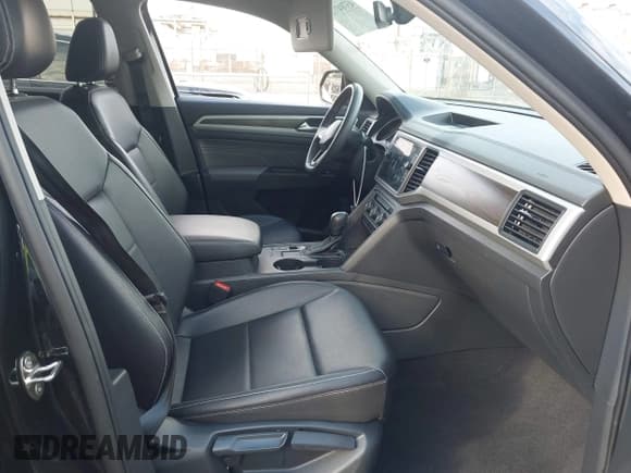 ✅ 2021 Volkswagen Atlas SE • VIN: 1V2JR2CA1MC537991 • Lot: 43704778. Listed on IAAI with 67,761 mi. Free auction sales archive from the USA and detailed vehicle history report at DreamBid. Image 5.
