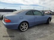 ✅ 2000 Mercedes-Benz CLK 320/430 • VIN: WDBLJ65G4YF149361 • Lot: 46554435. Wystawiony na Copart z przebiegiem 97 779 mil. Bezpłatny archiwum sprzedaży aukcyjnych z USA i szczegółowy raport historii pojazdu na DreamBid. Zdjęcie 3.