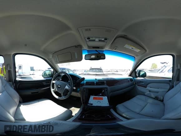 2014 Chevrolet Suburban LT z VIN 1GNSCJE05ER117100, wystawiony jako IAAI lot #42624986 z przebiegiem 198 729 mil mil oraz . Historia ofert i sprzedaży dostępna na DreamBid. Obrazek 18.