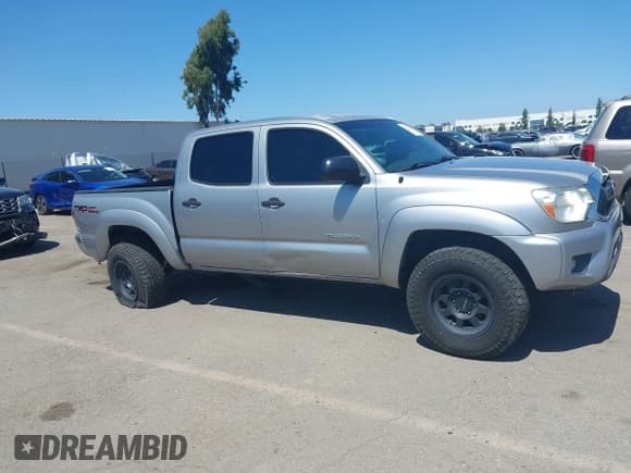 ✅ 2014 Toyota Tacoma • VIN: 3TMLU4EN3EM136656 • Лот: 43121187. Опубликован ранее на IAAI с пробегом 90 055 миль. Бесплатный доступ к архиву аукционных продаж из США и подробный отчёт об истории автомобиля на DreamBid. Изображение 13.