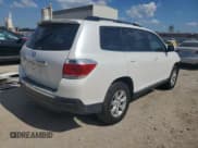 ✅ 2013 Toyota Highlander SE • VIN: 5TDZK3EH5DS103015 • Лот: 81876345. Опубликован ранее на Copart с пробегом 173 139 миль. Бесплатный доступ к архиву аукционных продаж из США и подробный отчёт об истории автомобиля на DreamBid. Изображение 3.