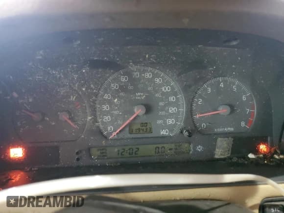 ✅ 2001 Volvo C70 • VIN: YV1NC56D91J023464 • Lot: 58118705. Wystawiony na Copart z przebiegiem 119 433 mil. Bezpłatny archiwum sprzedaży aukcyjnych z USA i szczegółowy raport historii pojazdu na DreamBid. Zdjęcie 9.