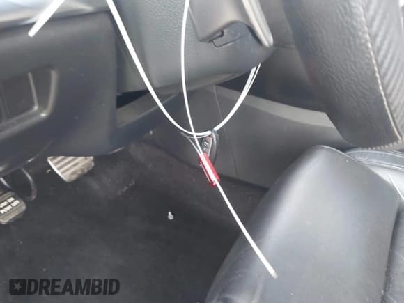 ✅ 2017 Nissan Maxima SL • VIN: 1N4AA6AP8HC418709 • Lot: 43399763. Wystawiony na IAAI z przebiegiem 95 323 mil. Bezpłatny archiwum sprzedaży aukcyjnych z USA i szczegółowy raport historii pojazdu na DreamBid. Zdjęcie 9.