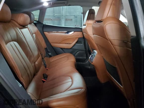 ✅ 2019 Maserati Levante GranSport • VIN: ZN661XUS9KX333785 • Лот: 80902793. Опубликован ранее на Copart с пробегом Не указан. Бесплатный доступ к архиву аукционных продаж из США и подробный отчёт об истории автомобиля на DreamBid. Изображение 11.