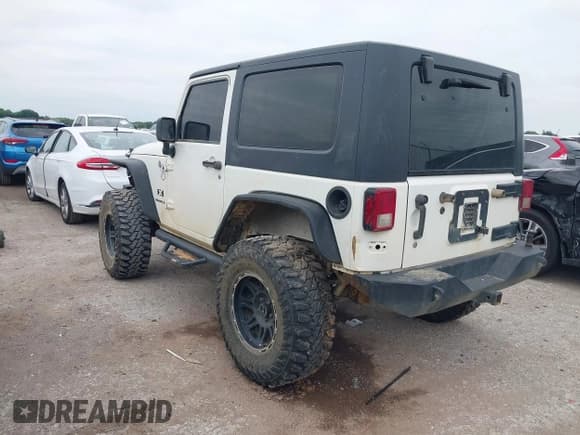 ✅ 2008 Jeep Wrangler X • VIN: 1J4FZ24108L653849 • Lot: 42305913. Listed on IAAI with 220,937 mi. Free auction sales archive from the USA and detailed vehicle history report at DreamBid. Image 3.