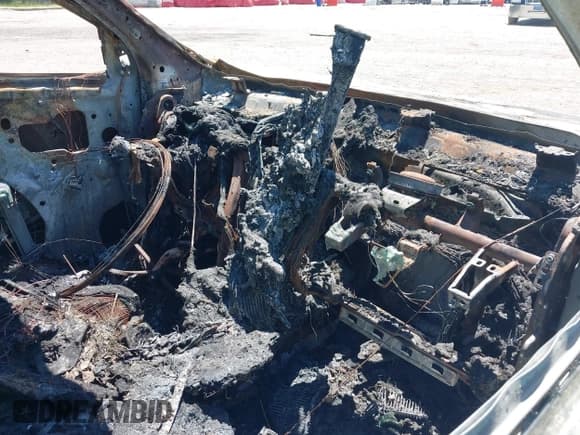 ✅ 2024 Buick Encore GX Avenir • VIN: KL4AMFSL2RB048047 • Лот: 42156300. Опубликован ранее на IAAI с пробегом Не указан. Бесплатный доступ к архиву аукционных продаж из США и подробный отчёт об истории автомобиля на DreamBid. Изображение 5.