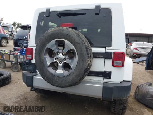 ✅ 2018 Jeep Wrangler Sahara • VIN: 1C4AJWBG2JL935938 • Лот: 43417682. Опубликован ранее на IAAI с пробегом 119 927 миль. Бесплатный доступ к архиву аукционных продаж из США и подробный отчёт об истории автомобиля на DreamBid. Изображение 17.