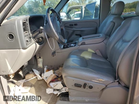 ✅ 2005 Chevrolet Suburban LT • VIN: 3GNFK16Z05G158669 • Lot: 85715105. Listed on Copart with Not provided. Free auction sales archive from the USA and detailed vehicle history report at DreamBid. Image 7.