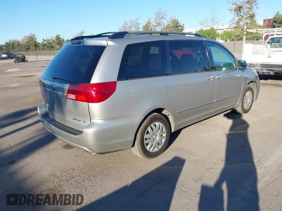 2005 Toyota Sienna LE z VIN 5TDZA23C55S326516, wystawiony jako IAAI lot #43476821 z przebiegiem 117 254 mil mil oraz . Historia ofert i sprzedaży dostępna na DreamBid. Obrazek 4.