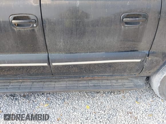 ✅ 2003 Chevrolet Suburban LT • VIN: 1GNEC16Z13J216552 • Lot: 40193670. Listed on IAAI with 235,840 mi. Free auction sales archive from the USA and detailed vehicle history report at DreamBid. Image 12.