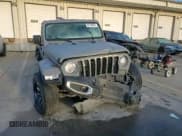 ✅ 2022 Jeep Gladiator Willys • VIN: 1C6HJTAG8NL107002 • Lot: 85138204. Wystawiony na Copart z przebiegiem 69 166 mil. Bezpłatny archiwum sprzedaży aukcyjnych z USA i szczegółowy raport historii pojazdu na DreamBid. Zdjęcie 11.