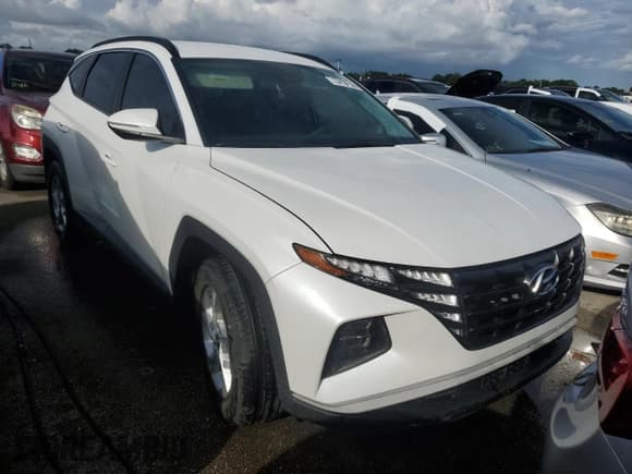 ✅ 2022 Hyundai Tucson SEL • VIN: 5NMJB3AEXNH060806 • Lot: 74137594. Wystawiony na Copart z przebiegiem Nie podano. Bezpłatny archiwum sprzedaży aukcyjnych z USA i szczegółowy raport historii pojazdu na DreamBid. Zdjęcie 5.