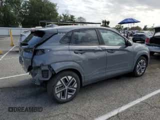 2022 Hyundai Kona SEL с VIN KM8K33AG7NU155766, выставлен на аукционе Copart как лот 49143763 с пробегом 21 623 миль миль и . История ставок и продаж доступна на DreamBid. Изображение 3.