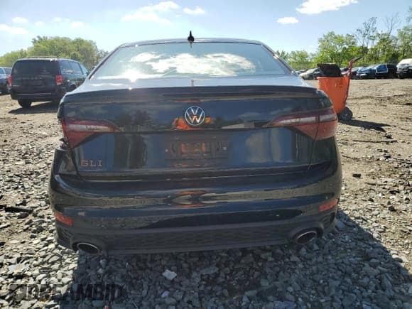 ✅ 2022 Volkswagen Jetta Autobahn • VIN: 3VW2T7BU9NM008088 • Lot: 55753665. Listed on Copart with 18,865 mi. Free auction sales archive from the USA and detailed vehicle history report at DreamBid. Image 6.