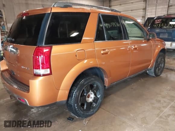 ✅ 2006 Saturn VUE • VIN: 5GZCZ63446S822185 • Lot: 41809976. Wystawiony na IAAI z przebiegiem 186 063 mil. Bezpłatny archiwum sprzedaży aukcyjnych z USA i szczegółowy raport historii pojazdu na DreamBid. Zdjęcie 4.