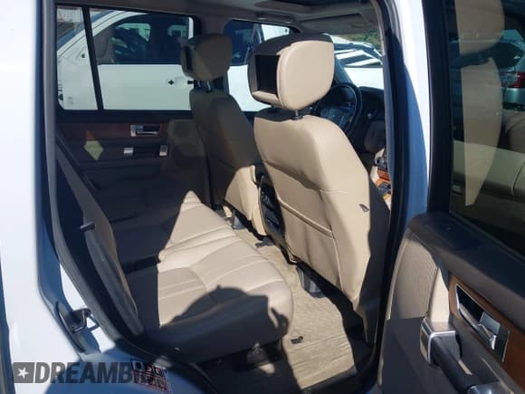 ✅ 2016 Land Rover LR4 HSE • VIN: SALAG2V66GA790216 • Лот: 43494473. Опубликован ранее на IAAI с пробегом 104 208 миль. Бесплатный доступ к архиву аукционных продаж из США и подробный отчёт об истории автомобиля на DreamBid. Изображение 8.