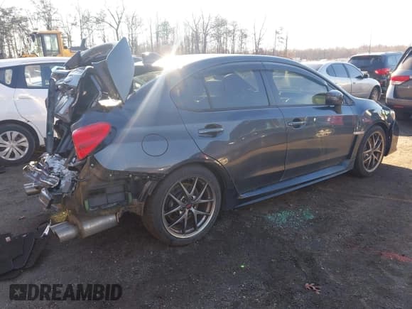 ✅ 2017 Subaru WRX STI Limited • VIN: JF1VA2Y65H9831501 • Lot: 43835453. Wystawiony na IAAI z przebiegiem 104 453 mil. Bezpłatny archiwum sprzedaży aukcyjnych z USA i szczegółowy raport historii pojazdu na DreamBid. Zdjęcie 4.