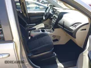 2012 Dodge Grand Caravan SXT z VIN 2C4RDGCG9CR357748, wystawiony jako IAAI lot #43318031 z przebiegiem 79 308 mil mil oraz . Historia ofert i sprzedaży dostępna na DreamBid. Obrazek 5.