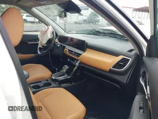 ✅ 2024 Kia Seltos SX • VIN: KNDETCA76R7562810 • Lot: 43341663. Wystawiony na IAAI z przebiegiem 45 174 mil. Bezpłatny archiwum sprzedaży aukcyjnych z USA i szczegółowy raport historii pojazdu na DreamBid. Zdjęcie 5.