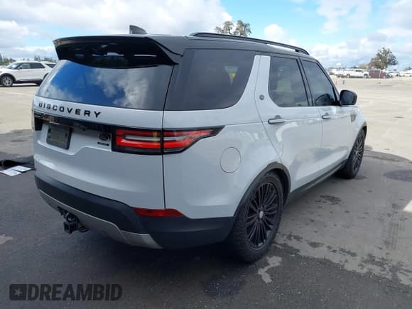 ✅ 2017 Land Rover Discovery HSE Luxury • VIN: SALRHBBV6HA041512 • Lot: 43731168. Listed on IAAI with 98,507 mi. Free auction sales archive from the USA and detailed vehicle history report at DreamBid. Image 4.